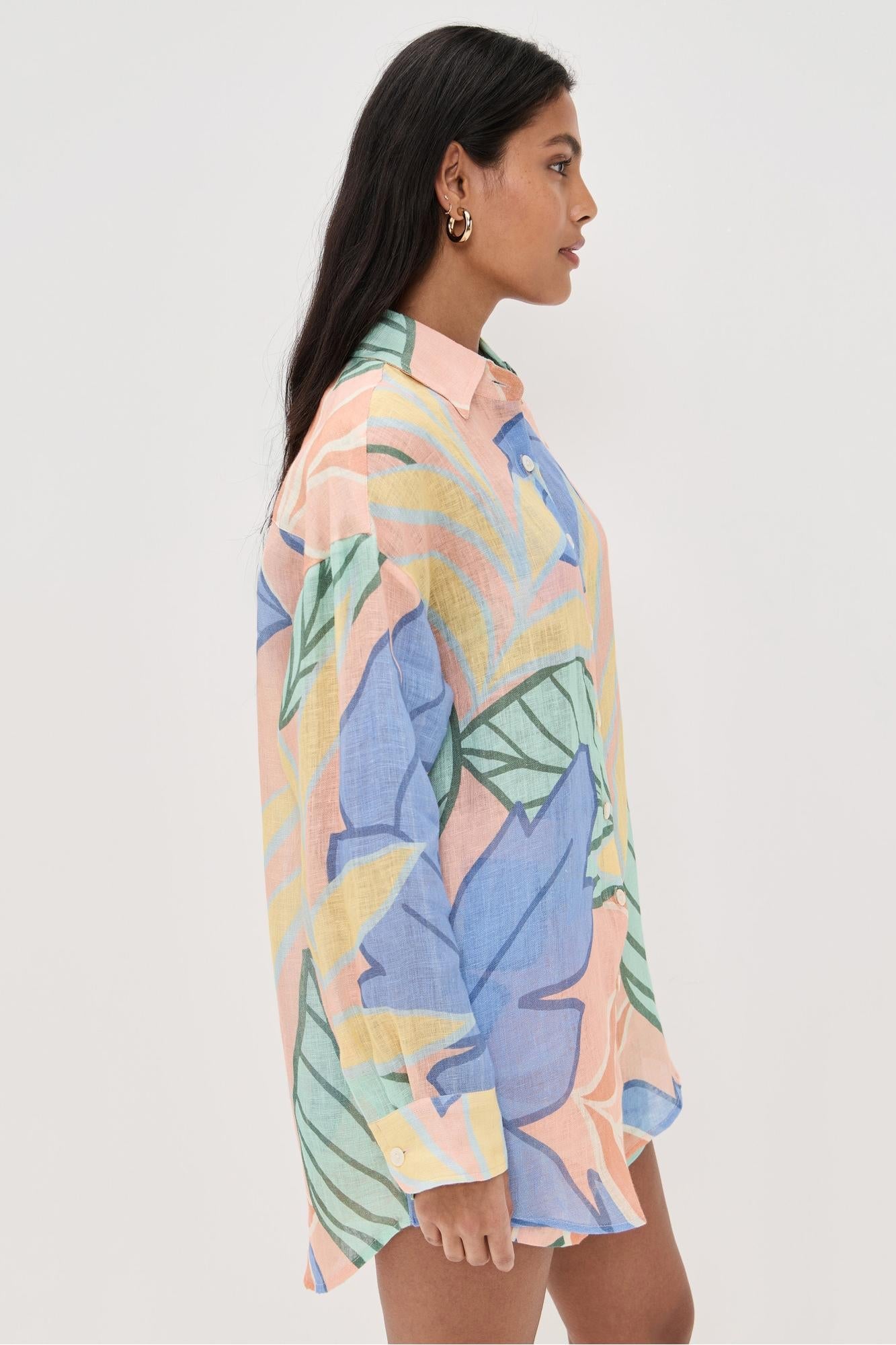 Conjunto corto con estampado de hojas tropicales para novio de Playa