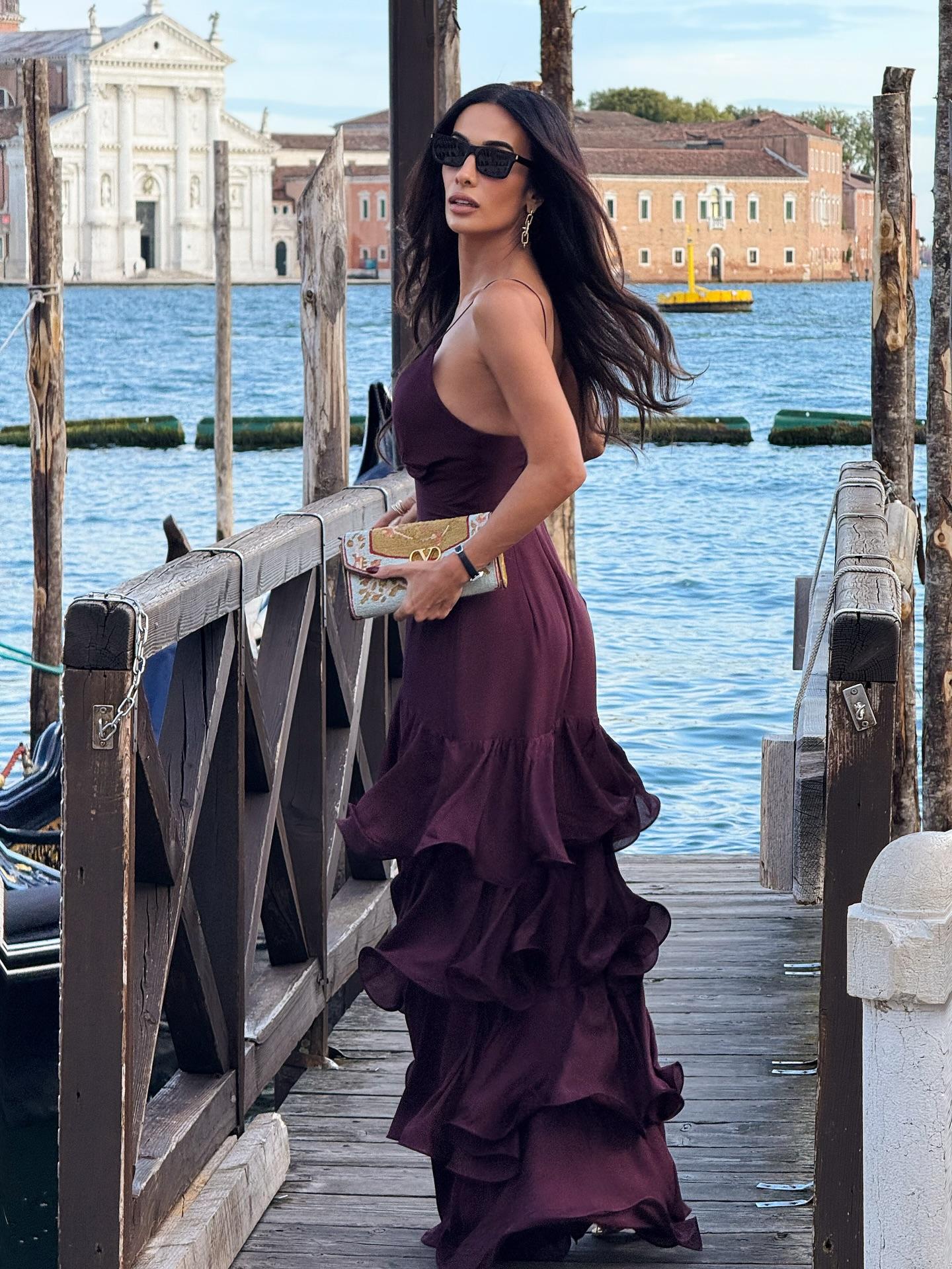 Elegante vestido largo burdeos